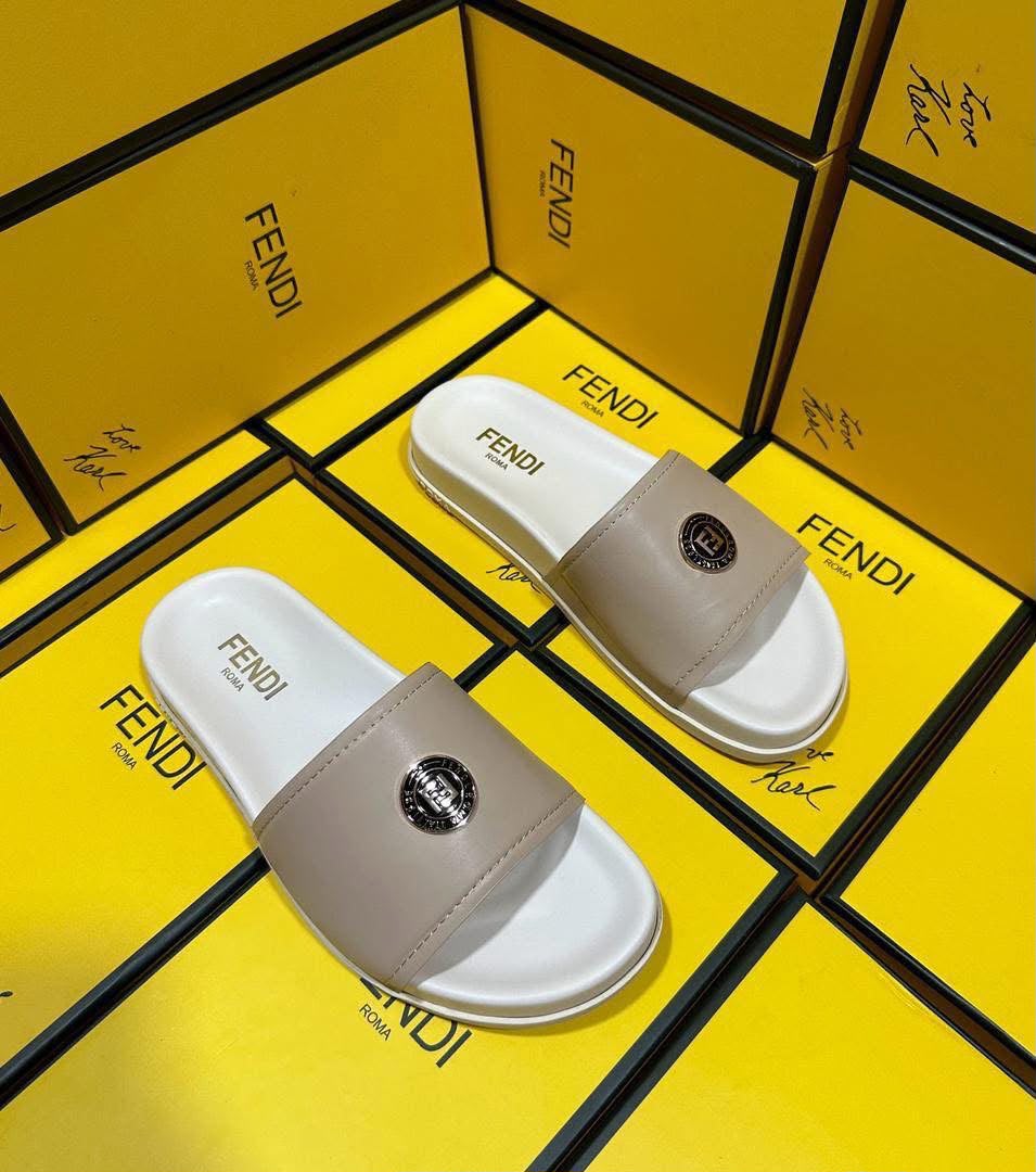 FENDI 4